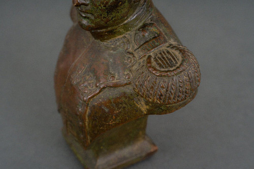 Busto di Napoleone in bronzo del XIX secolo con soggetto in patina marrone sfumata e finemente cesellato