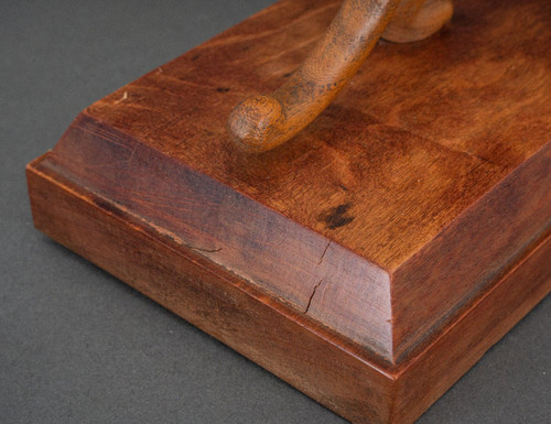 Art Deco wooden cube-shaped panther carved in the 1930s