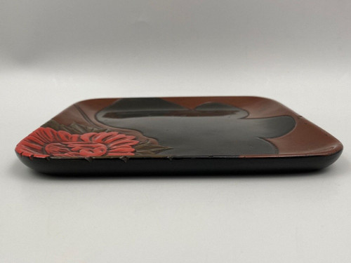 Japanese lacquer presentation tray, floral decor 20th century