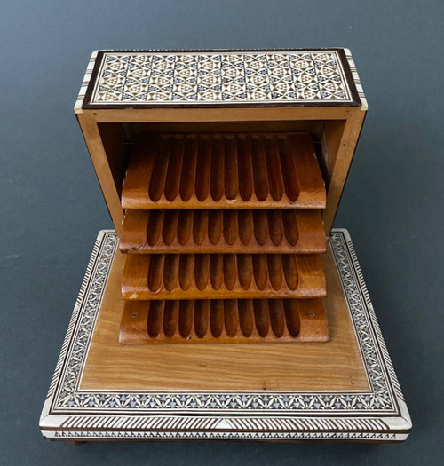 Orientalische Zigarettendose aus Perlmuttintarsien Musikbox XX.