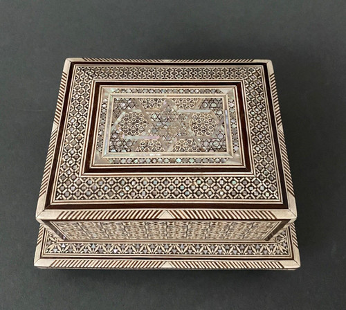 Orientalische Zigarettendose aus Perlmuttintarsien Musikbox XX.