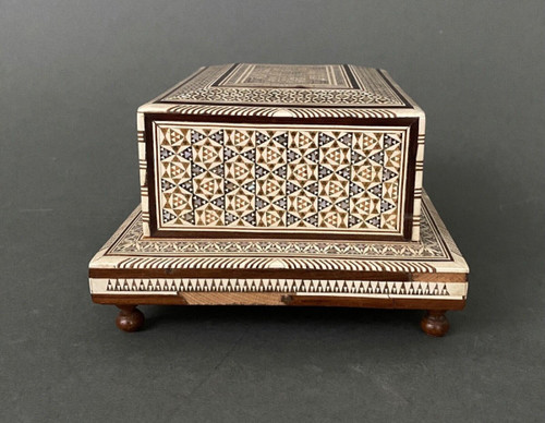 Orientalische Zigarettendose aus Perlmuttintarsien Musikbox XX.