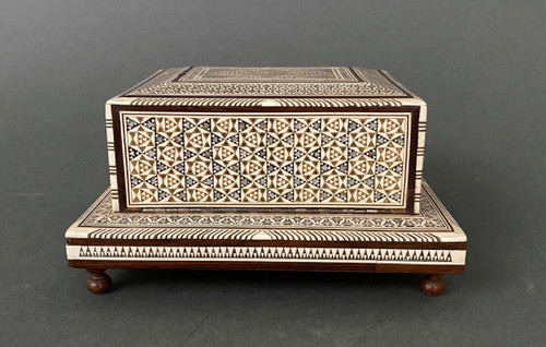 Orientalische Zigarettendose aus Perlmuttintarsien Musikbox XX.
