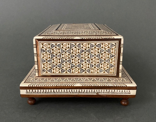 Orientalische Zigarettendose aus Perlmuttintarsien Musikbox XX.