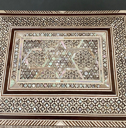 Orientalische Zigarettendose aus Perlmuttintarsien Musikbox XX.