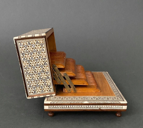 Orientalische Zigarettendose aus Perlmuttintarsien Musikbox XX.