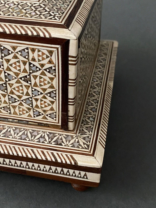 Orientalische Zigarettendose aus Perlmuttintarsien Musikbox XX.