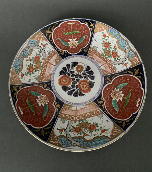 Large dish in Imari porcelain, 19th century, floral design
