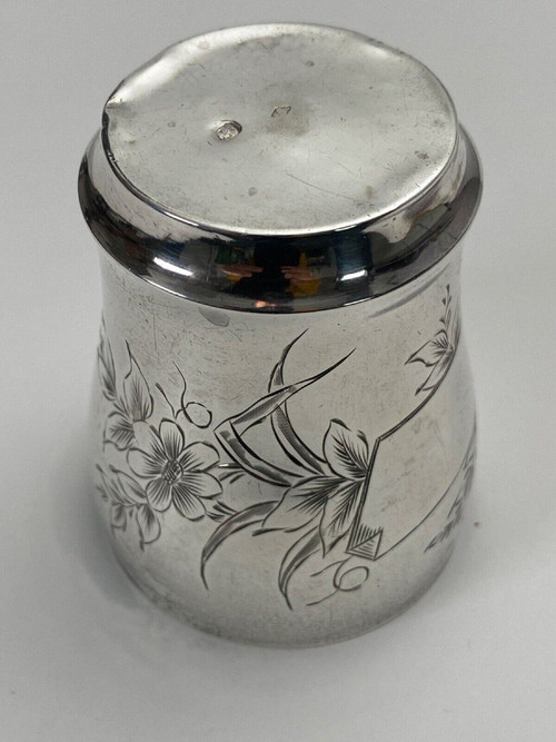 Silver cup, Minerva hallmarks and RB goldsmith engraving floral decoration