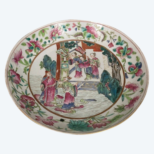 Assiette creuse bol de Canton XIXe riche décor de cour