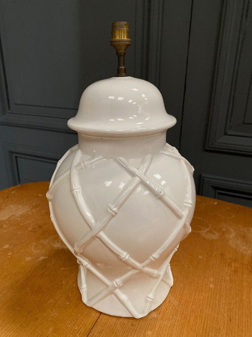 Lampada in bambù stile Hollywood Regency 1970 in ceramica bianca