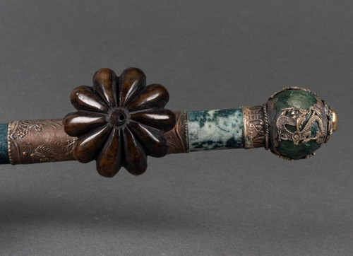 Pipa in pietra dura e metallo argentato Testa di leone Cina inizio XX secolo