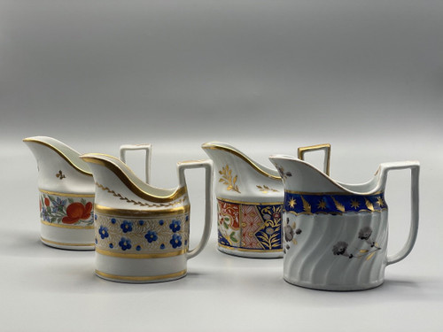 bellissima collezione di brocche per il latte