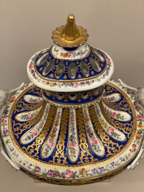 Pot Pourri En Porcelaine De Sèvres