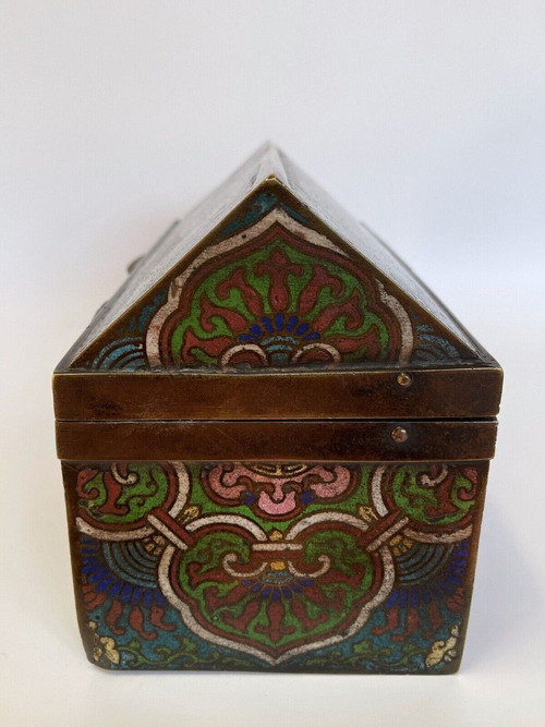Boite cloisonnée Chine signature chinoise à identifier XIXe riche décor