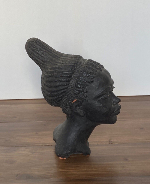 Scultura africaniste atelier femme à la chevelure 1940 di G. Bel