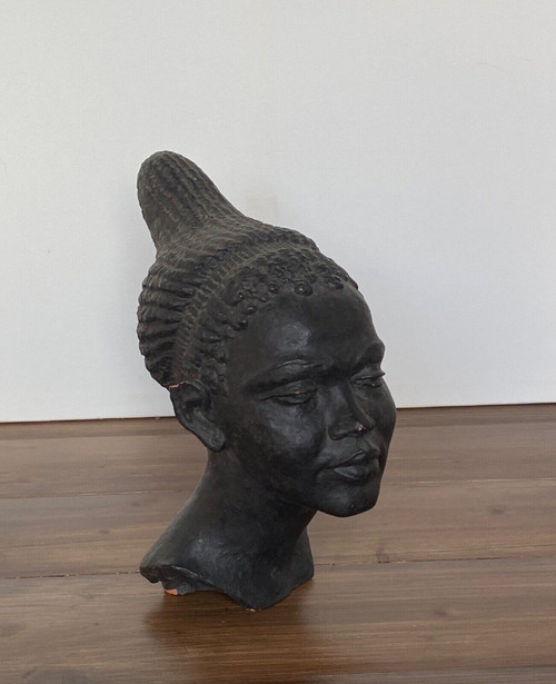 Scultura africaniste atelier femme à la chevelure 1940 di G. Bel