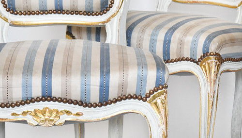 Suite de 4 chaises de style Louis XV 