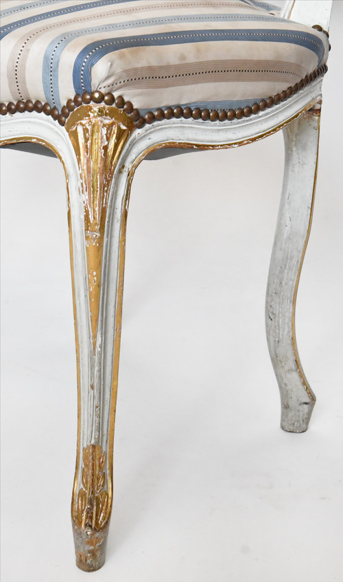 Suite de 4 chaises de style Louis XV 