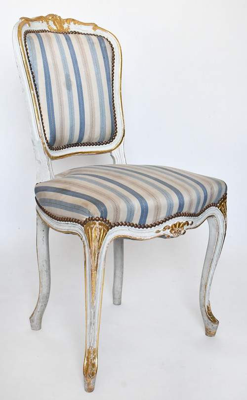 Suite de 4 chaises de style Louis XV 