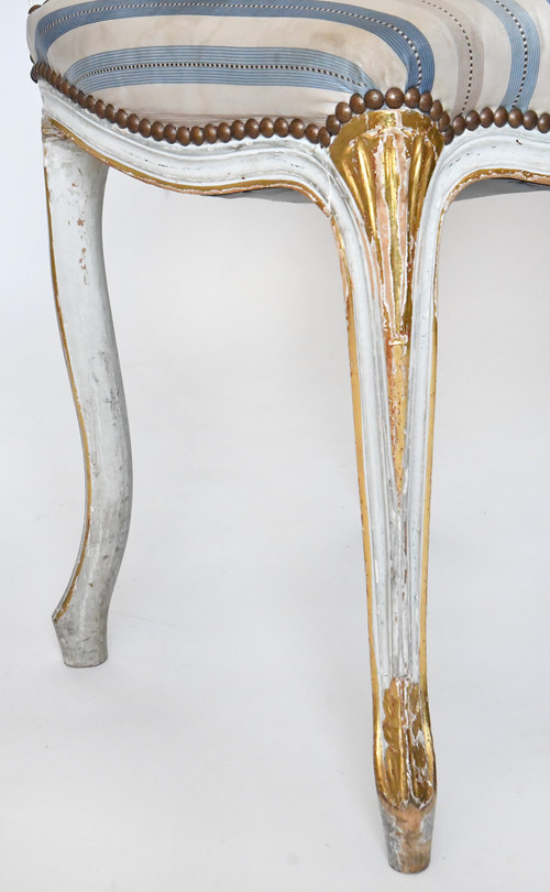 Suite de 4 chaises de style Louis XV 