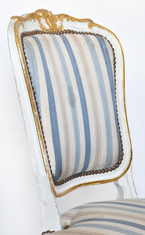 Suite de 4 chaises de style Louis XV 