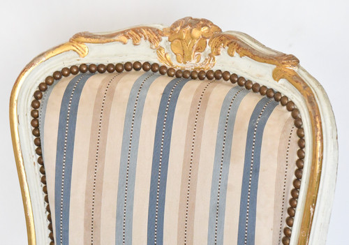 Suite de 4 chaises de style Louis XV 