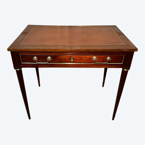 Petit bureau d époque Louis XVI 18 eme en acajou et filet de laiton 