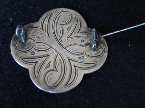 Spilla in argento cloisonné del XIX secolo 22 g, marchio del granchio Vergine Maria e colomba