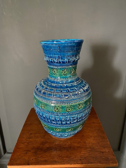 Vase by Aldo Londi for Bitossi XXth blue background