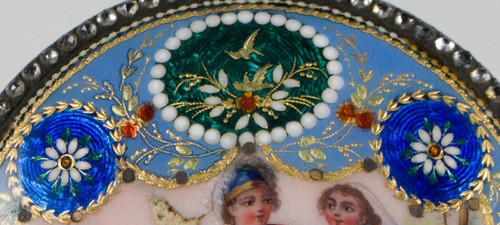 Broche en émail à froid fin XVIIIe décor romantique perlage