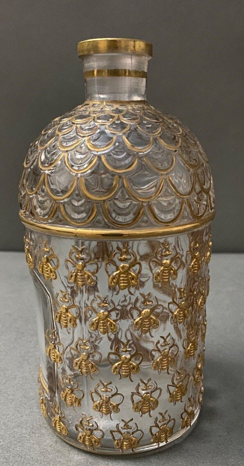Guerlain Paris gravierte Bienenmodell-Parfümflasche aus Glas