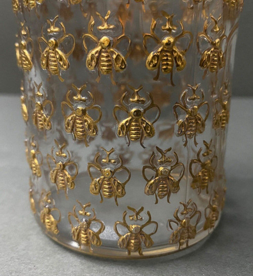 Guerlain Paris gravierte Bienenmodell-Parfümflasche aus Glas