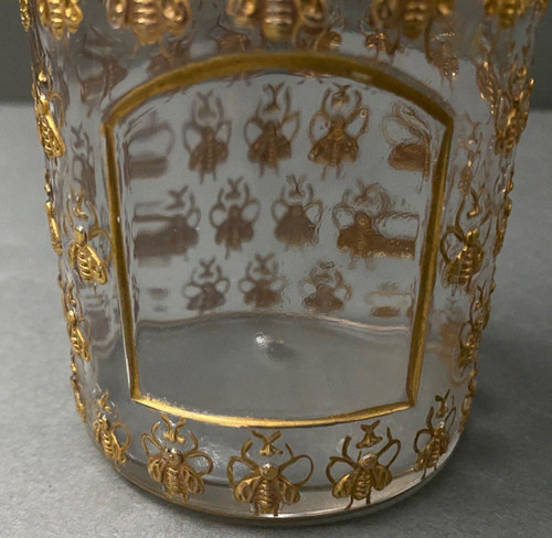 Guerlain Paris gravierte Bienenmodell-Parfümflasche aus Glas
