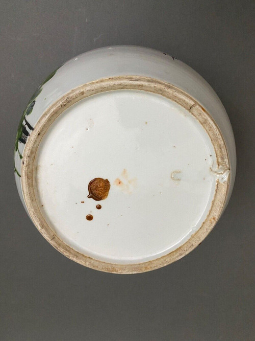 Vaso coperto in porcellana cinese del XX secolo con segni di decorazione di uccelli
