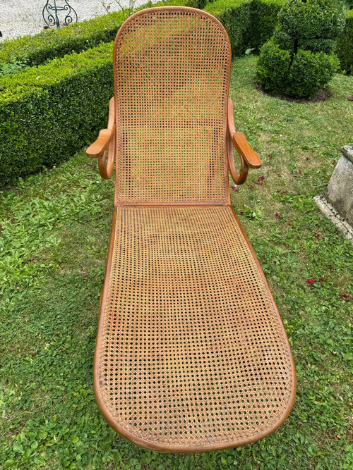 1900 FOLDING LOUNGE CHAIR MODEL ATTRIBUTED TO THONET