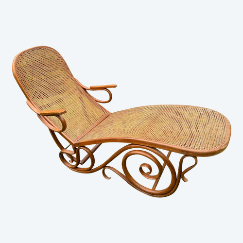 1900 FOLDING LOUNGE CHAIR MODEL ATTRIBUTED TO THONET