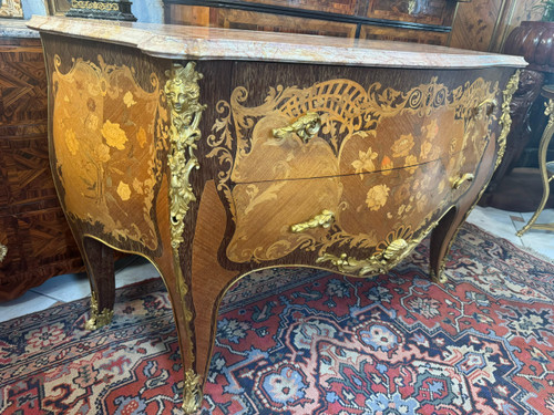 COMMODE SAUTEUSE EN MARQUETERIE de style LOUIS XV – début 20ème -
