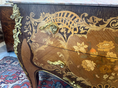 COMMODE SAUTEUSE EN MARQUETERIE de style LOUIS XV – début 20ème -