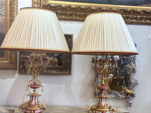 Coppia di lampade in porcellana di Sèvres della fine del XIX secolo 