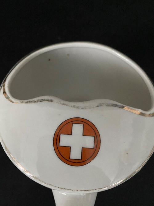 Porcelain sick bottle Red Cross war of 14-18