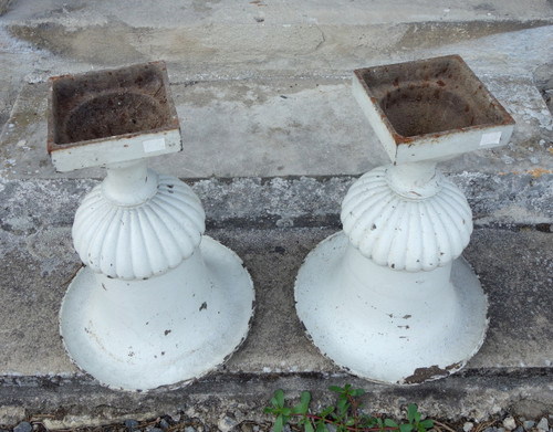 Pair of large Medici cast iron garden ornamental vases, 19th century - 51.5cm