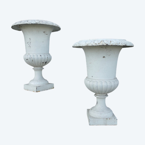 Pair of large Medici cast iron garden ornamental vases, 19th century - 51.5cm
