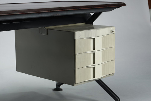 Grande scrivania “ARCO” per Olivetti di BBPR