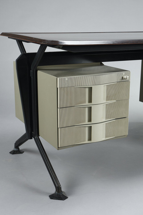 Grande scrivania “ARCO” per Olivetti di BBPR