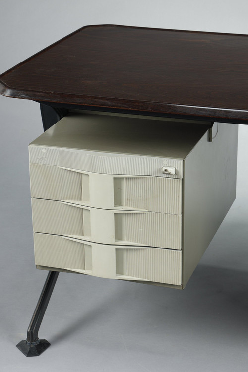 Grande scrivania “ARCO” per Olivetti di BBPR