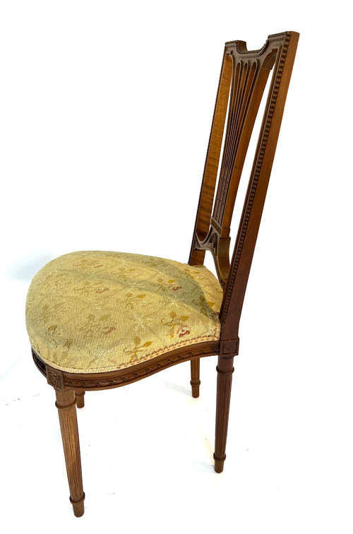Paire de chaises d'appoint style Louis XVI