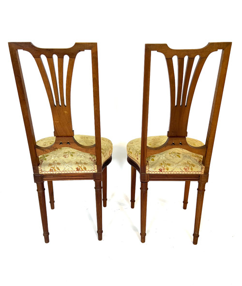 Paire de chaises d'appoint style Louis XVI