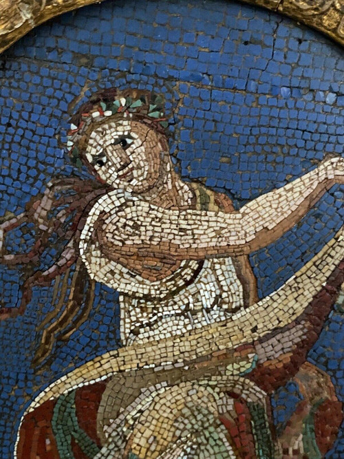 Placca in micromosaico danzatrice greca in cornice ovale antica del XIX secolo