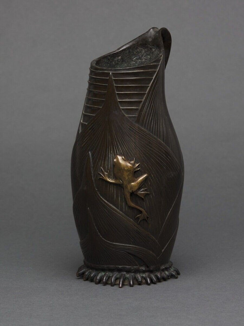 Bronzekrug Japan Schokoladenpatina Frosch in Rundform XIX.